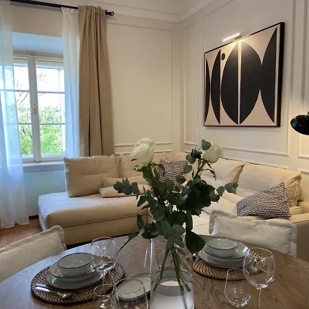 Breg - Old Town River Daire *