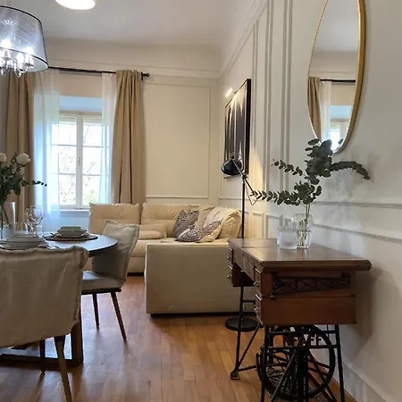 Breg - Old Town River Daire *