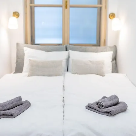 Breg - Old Town River Daire Ljubljana